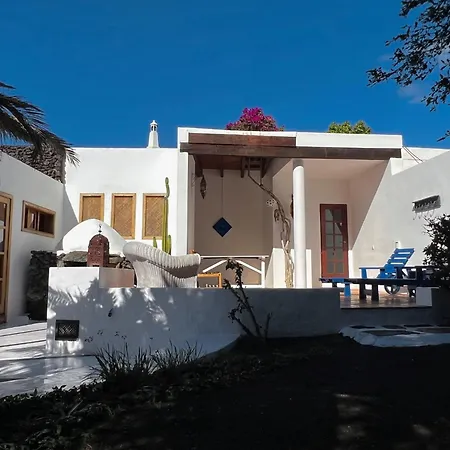 Casa Hibisco Mit Schoenem Garten By Interhome Appartement
