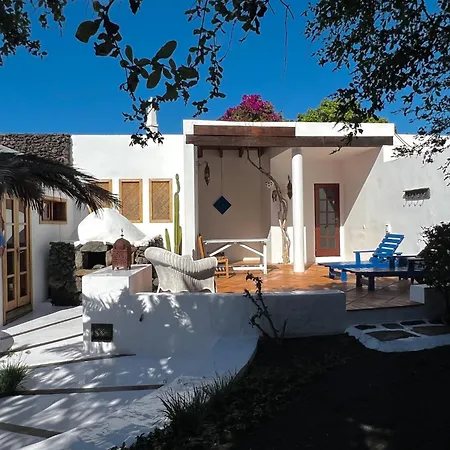 Casa Hibisco Mit Schoenem Garten By Interhome * Uga