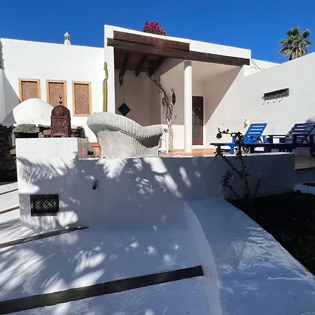 Casa Hibisco Mit Schoenem Garten By Interhome Uga